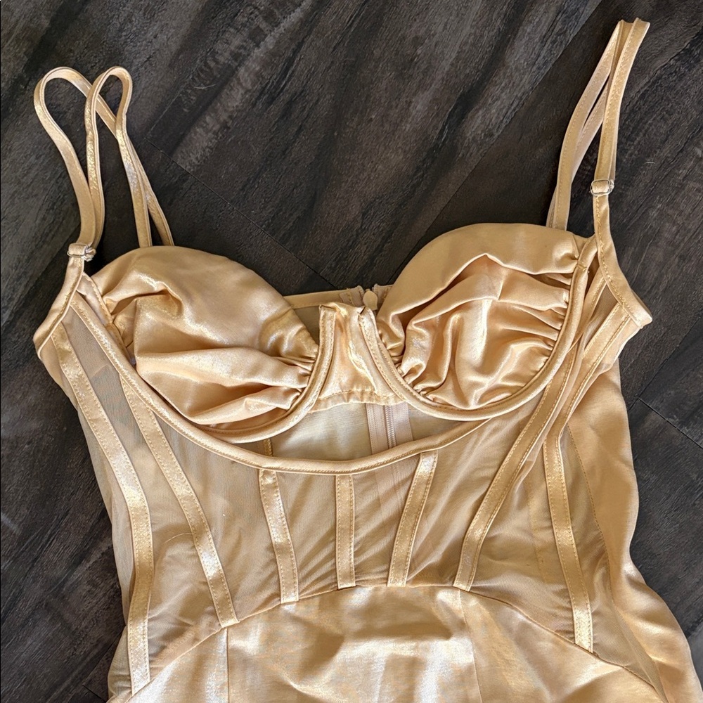 Elegant Gold Bodycon Dress PrettyLittleThing